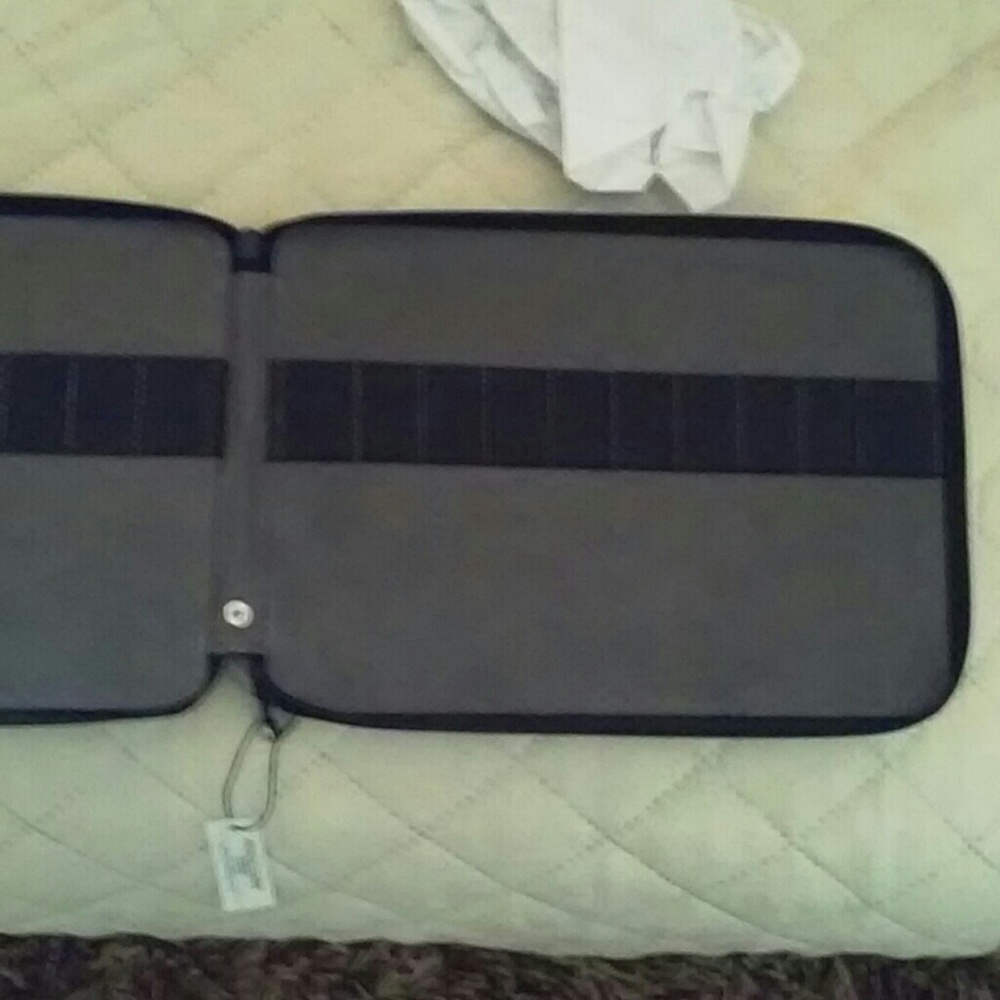 Global Art PENCIL CASE. 120 pencil capacities. - Picture 2 of 3